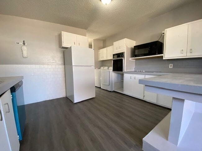 Building Photo - Updated 3/2 in Central Lubbock