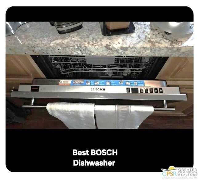 Building Photo - 15300 Palm Dr