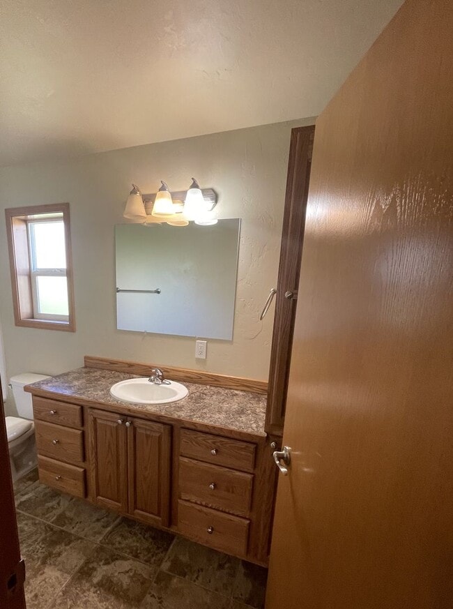 Building Photo - 3 Bed/2 Bath Home with Columbia River & Mt...