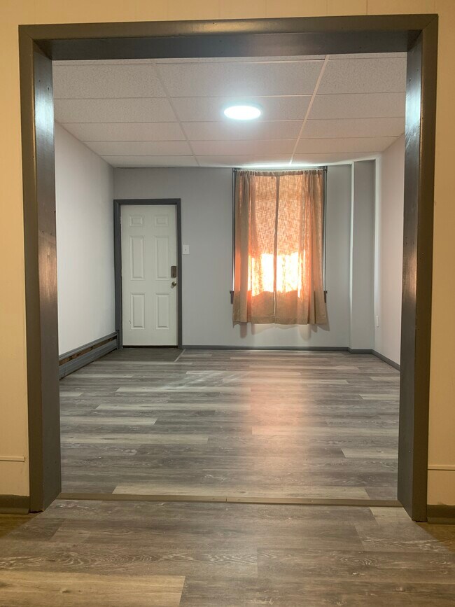 Building Photo - 403 W Mahanoy St