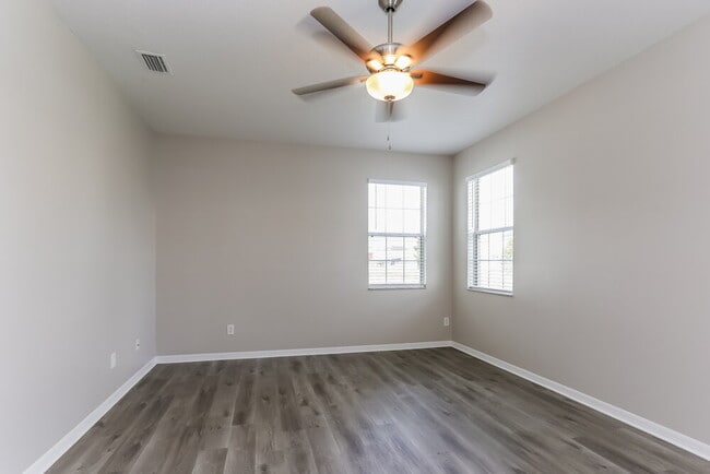 Building Photo - 1703 Chalksand Way