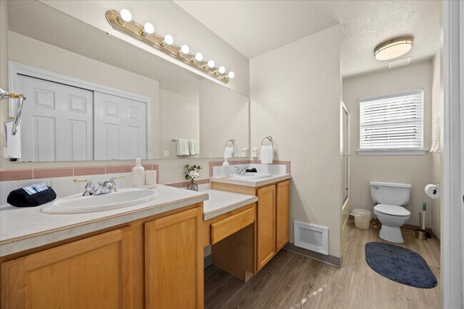 Building Photo - 1100 Heckathorn Pl