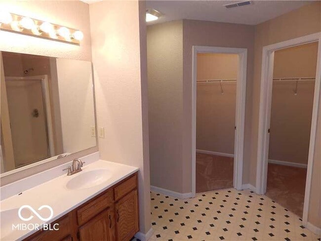 Building Photo - 10477 Blue Springs Ln