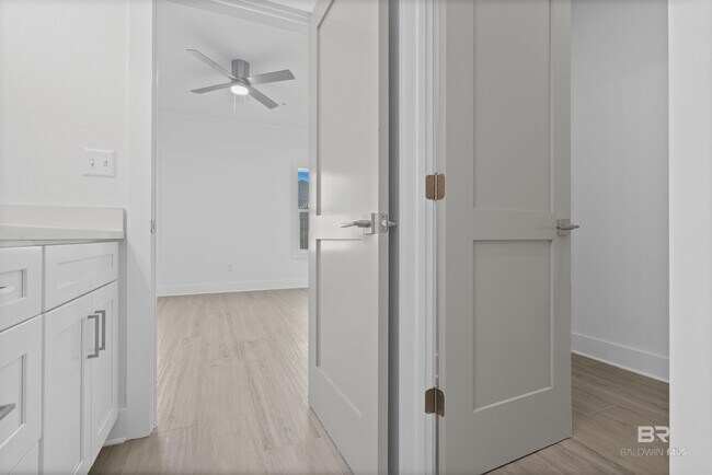 Building Photo - 501 Cotton Creek Dr