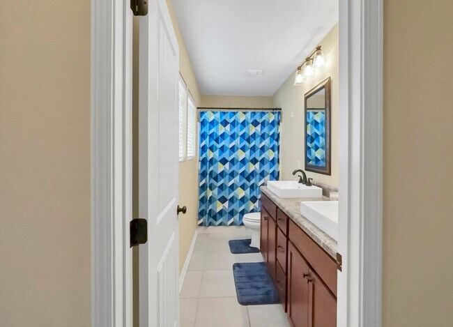 Building Photo - 220 Wainwright Dr