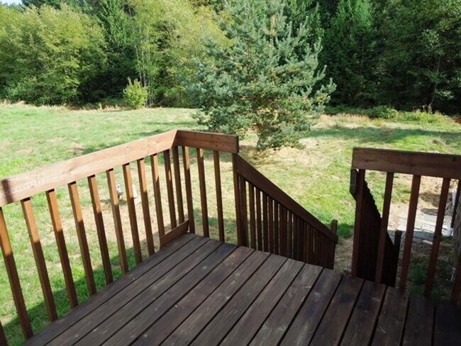 Building Photo - 1 Bedroom Apartment in the Country