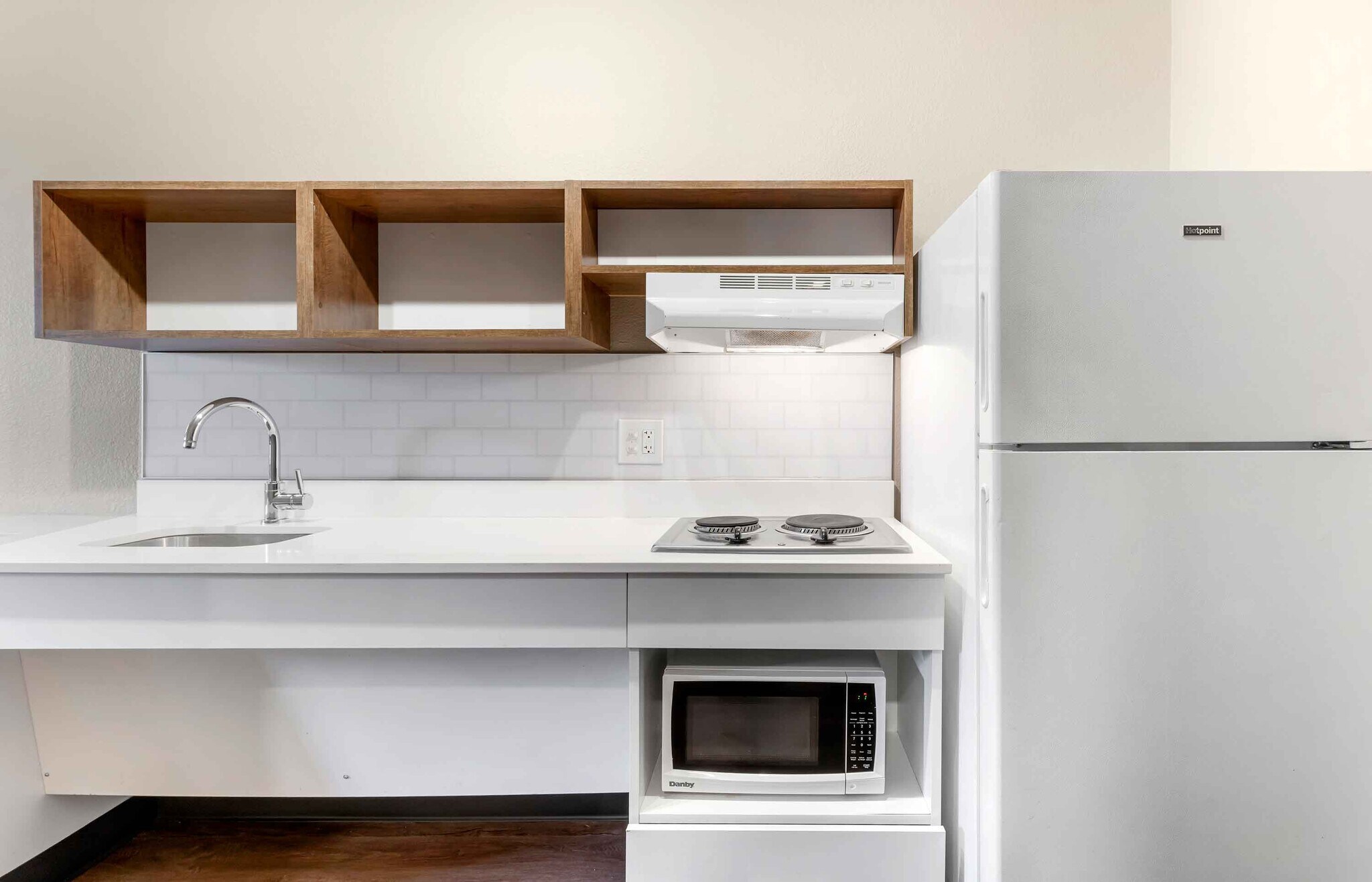 Building Photo - Furnished Studio-Union City - Dyer St.