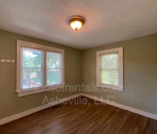 Building Photo - 1316 Hyman Ave