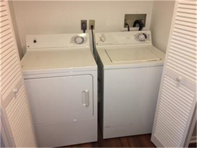 Building Photo - 1601 Delaware Ave