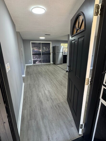 Building Photo - 5253 Kylan Dr N