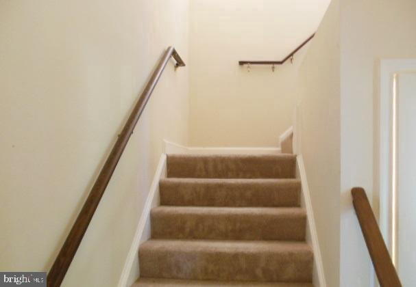 Building Photo - Bright Condo Living in Prime Fairfax Location