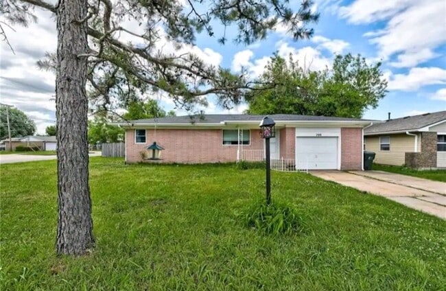 Primary Photo - 700 Terry Dr