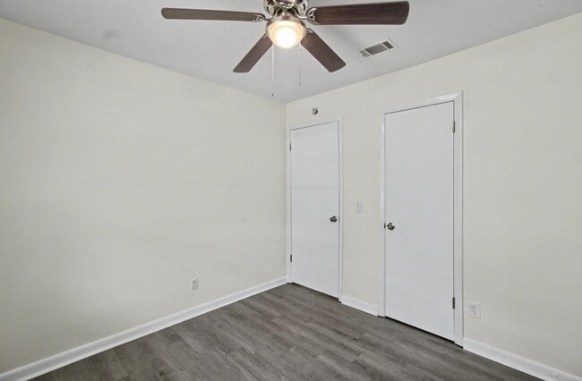 Building Photo - 740 Fleming Rd