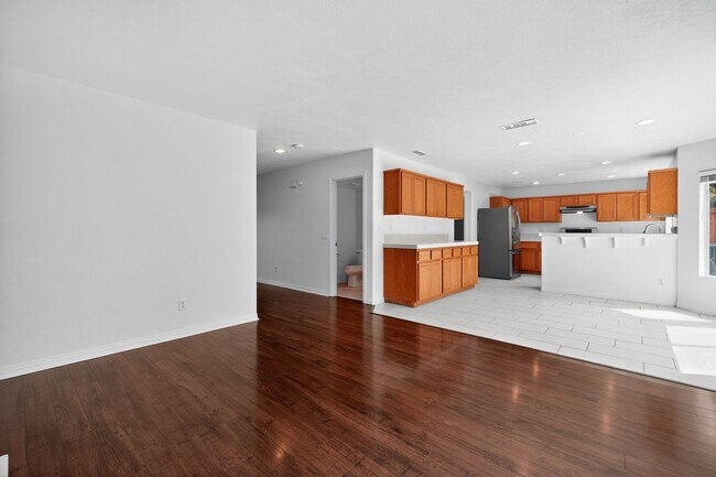 Building Photo - Beautiful 4-Bedroom Home