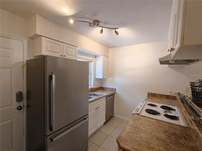 Building Photo - 620 SW 10th Ln