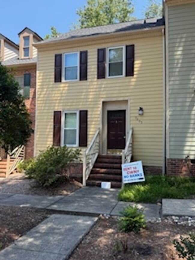 Building Photo - 3205 Coachman's Way