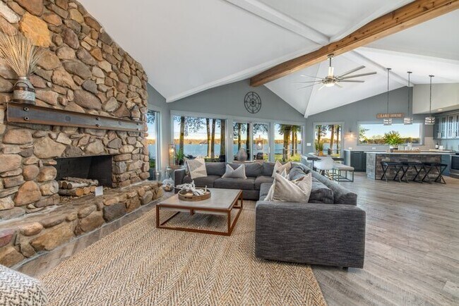 Building Photo - Lake Norman Playaway