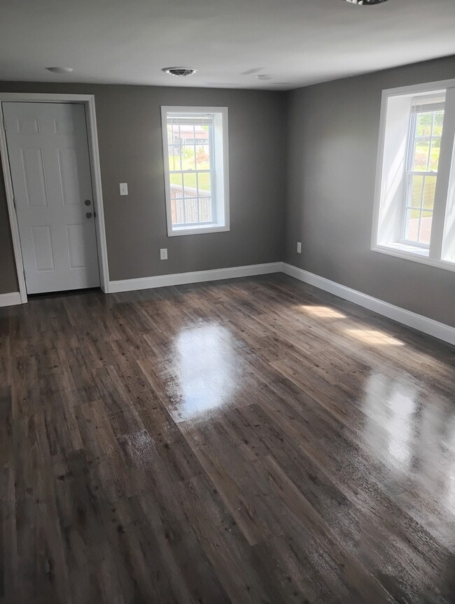 Building Photo - 1611 Chinquapin Grove Rd