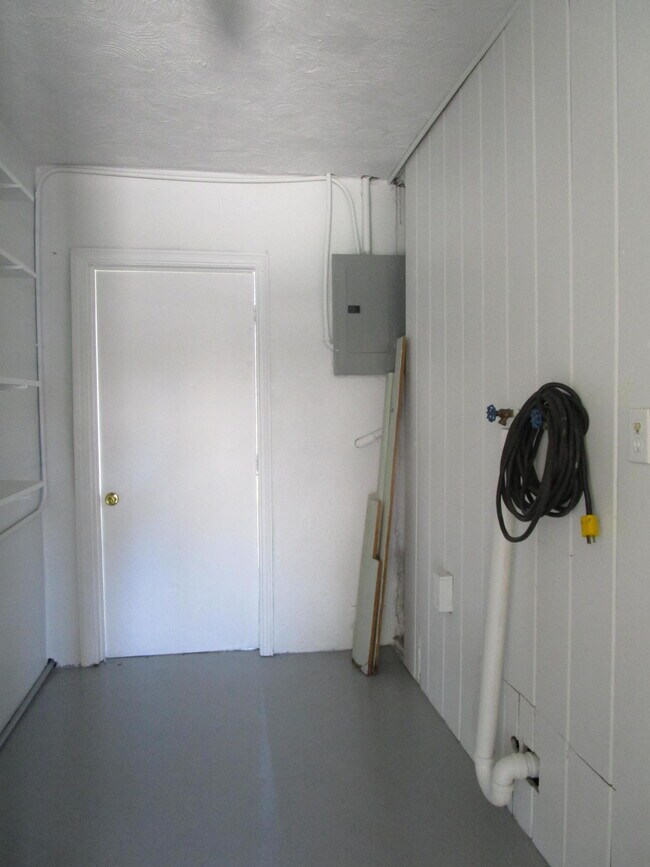 Building Photo - 434 Lenore Ave