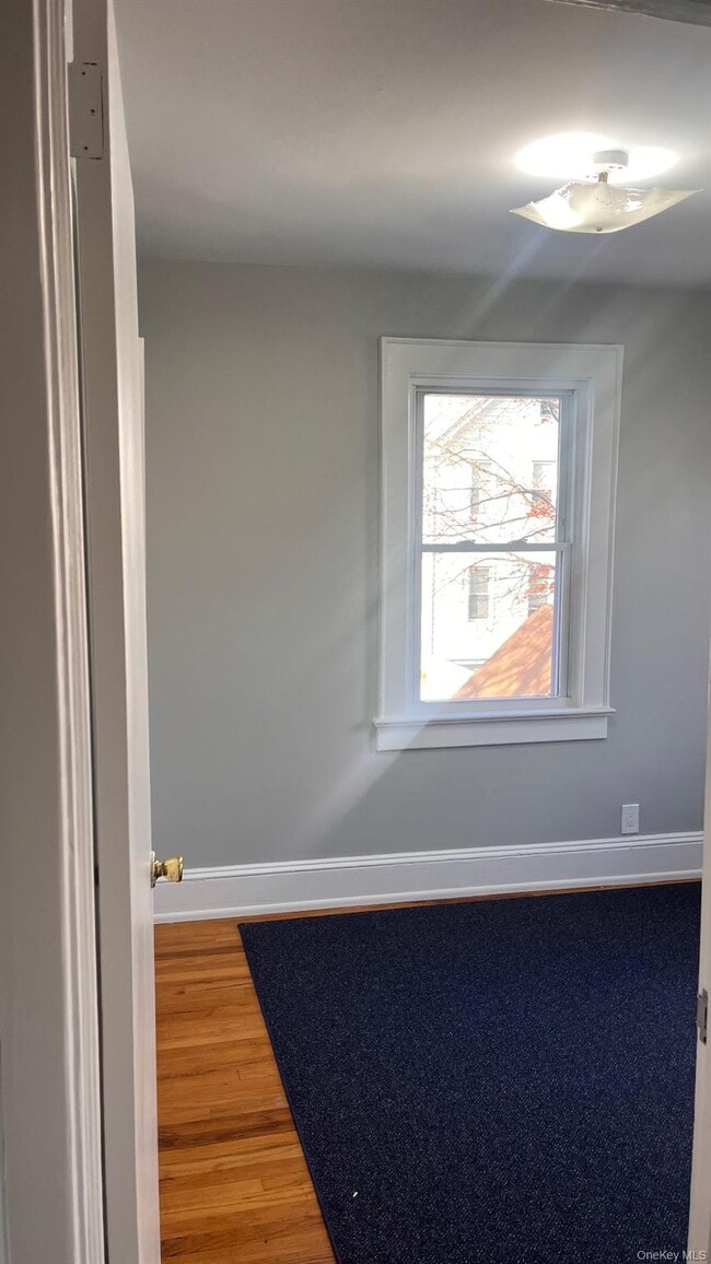 Building Photo - 18 Boone St