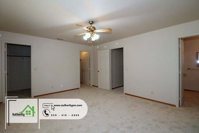 Building Photo - 1844 Breckenwood, Short Trip to the park. ...