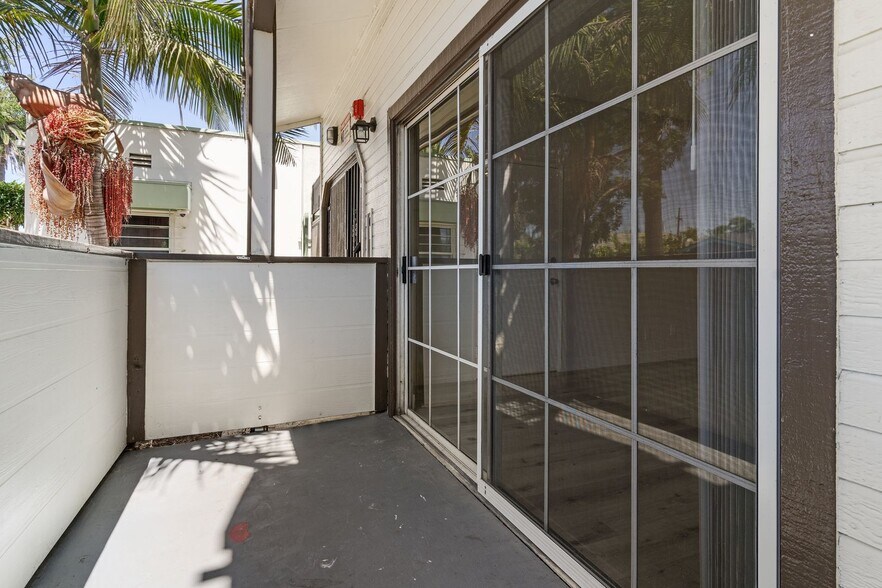Building Photo - 1128 Stanley Ave