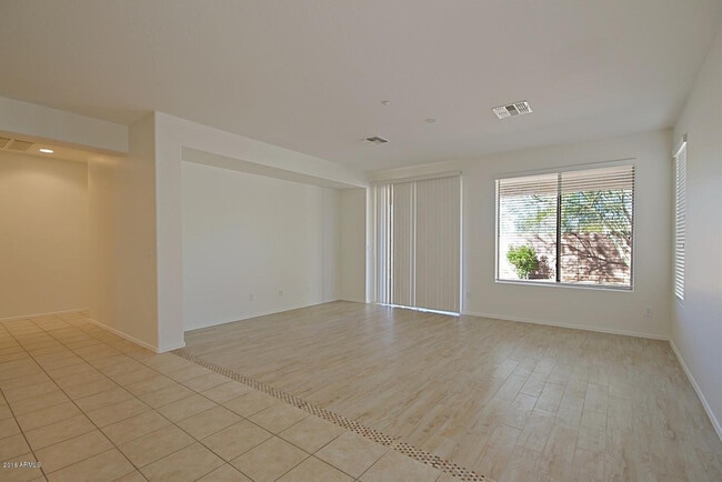 Building Photo - 41440 N Bent Creek Way