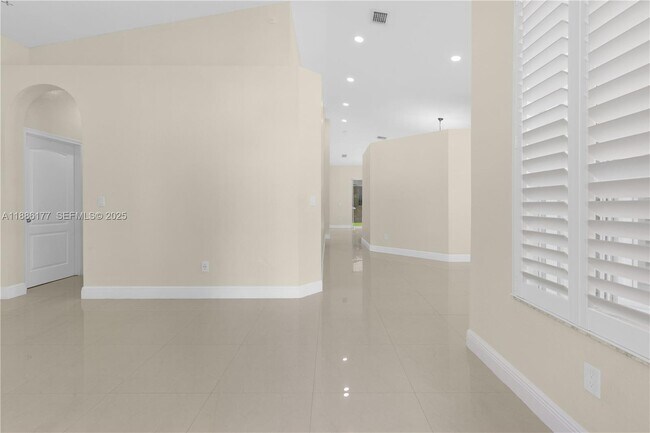 Building Photo - 4108 NE 22nd St