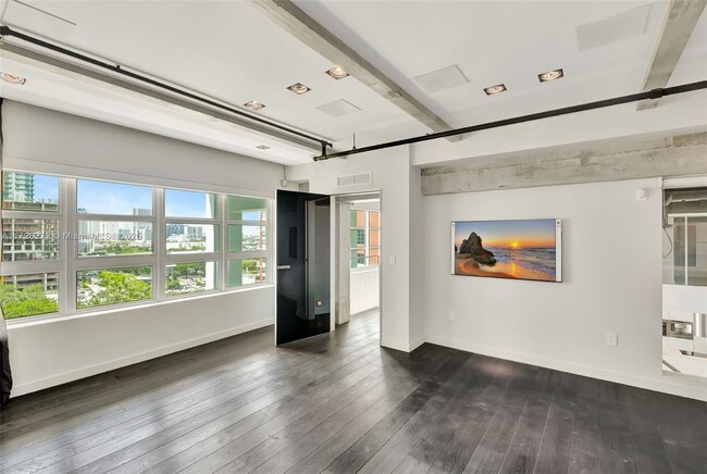 Building Photo - 1749 NE Miami Ct