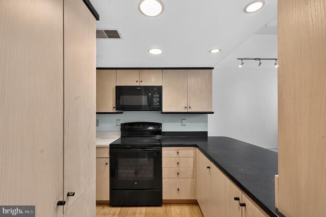 Building Photo - 2400 Baynard Blvd