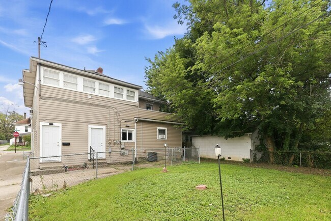 Building Photo - 233 Bellevue Ave