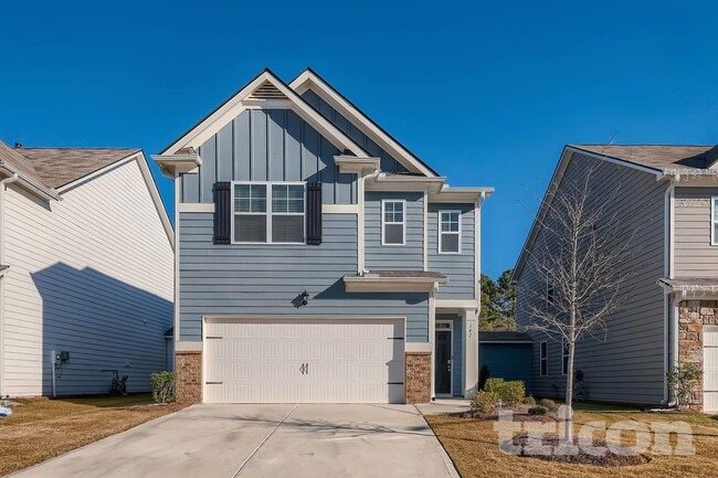 Building Photo - 142 Woodhouse Cir