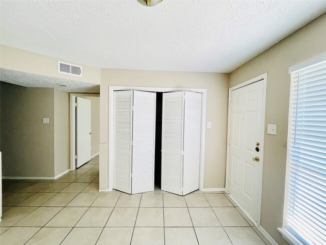 Building Photo - 19319 Lazy Valley Dr