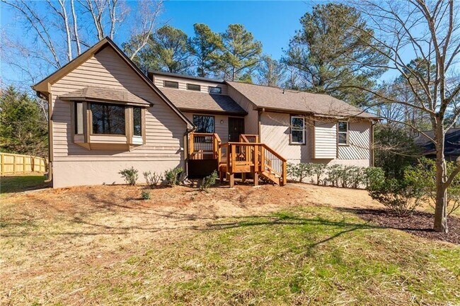 Building Photo - 4800 Grants Way NE