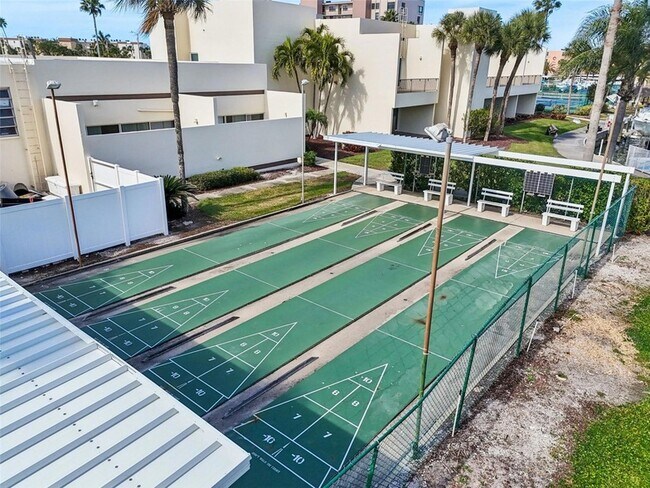 Building Photo - 7625 Sun Island Dr S