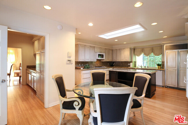 Building Photo - 1148 Coldwater Canyon Dr