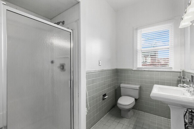 Interior Photo - Cobb Lane