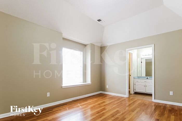 Building Photo - 4622 Crestfield Rd