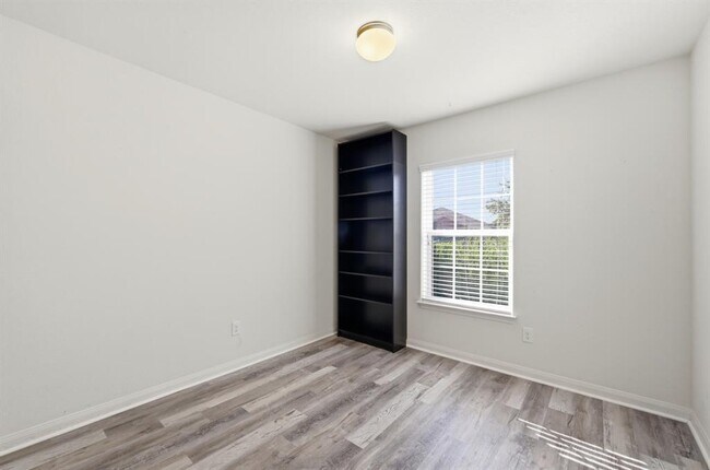 Building Photo - 1216 Violet Ln