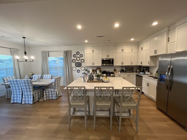 Building Photo - 463 Wagon Wheel Ave