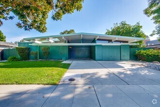 Building Photo - Eichler with Top Sunnyvale Schools