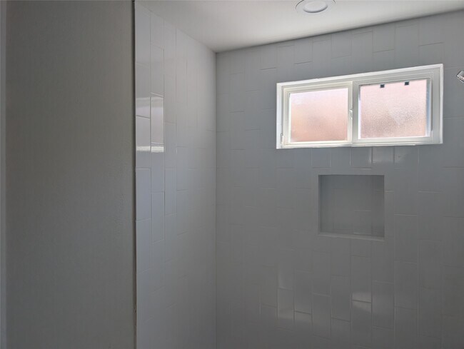 Building Photo - 8014 Huntington Spgs Ln