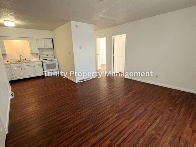 Building Photo - 53 Marion St