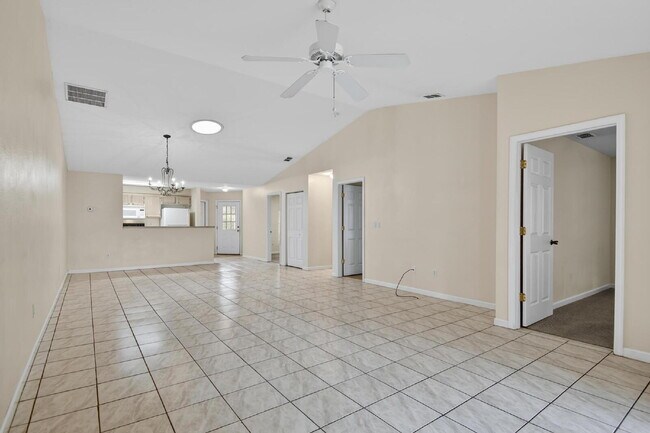 Building Photo - DUPLEX