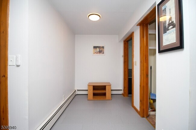 Building Photo - 81 Main St