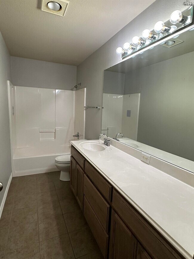 Building Photo - 5214 Sunnybrook Ln