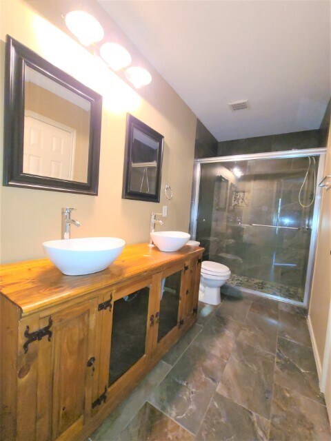 Building Photo - 138 S Walden Elms Cir