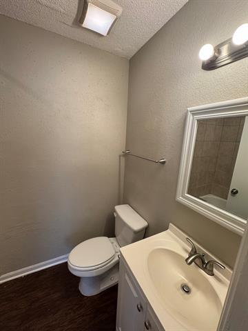 Building Photo - 605 Mack Dr