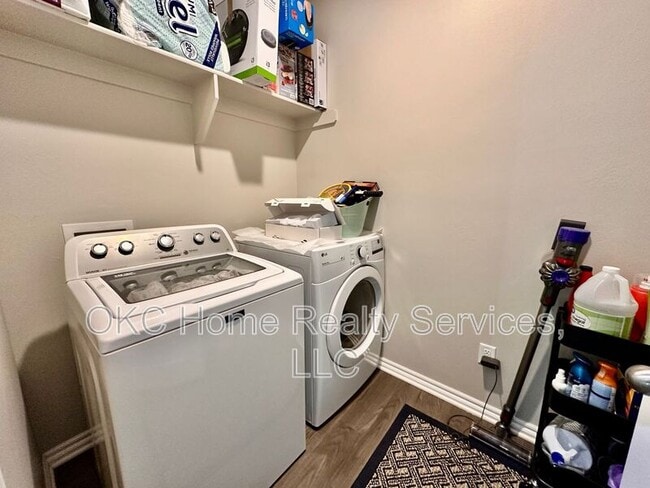 Building Photo - 10341 NW 26th St