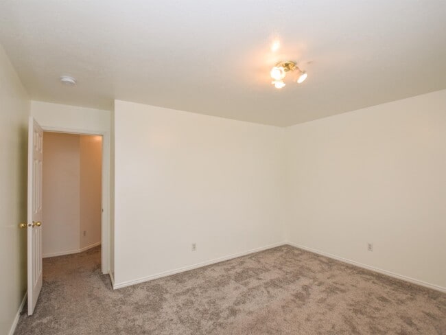 Building Photo - 105 Penhurst Pl